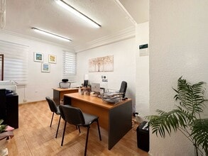 Calle Donoso Cortés, 3, Madrid, Madrid for lease Interior Photo- Image 1 of 12