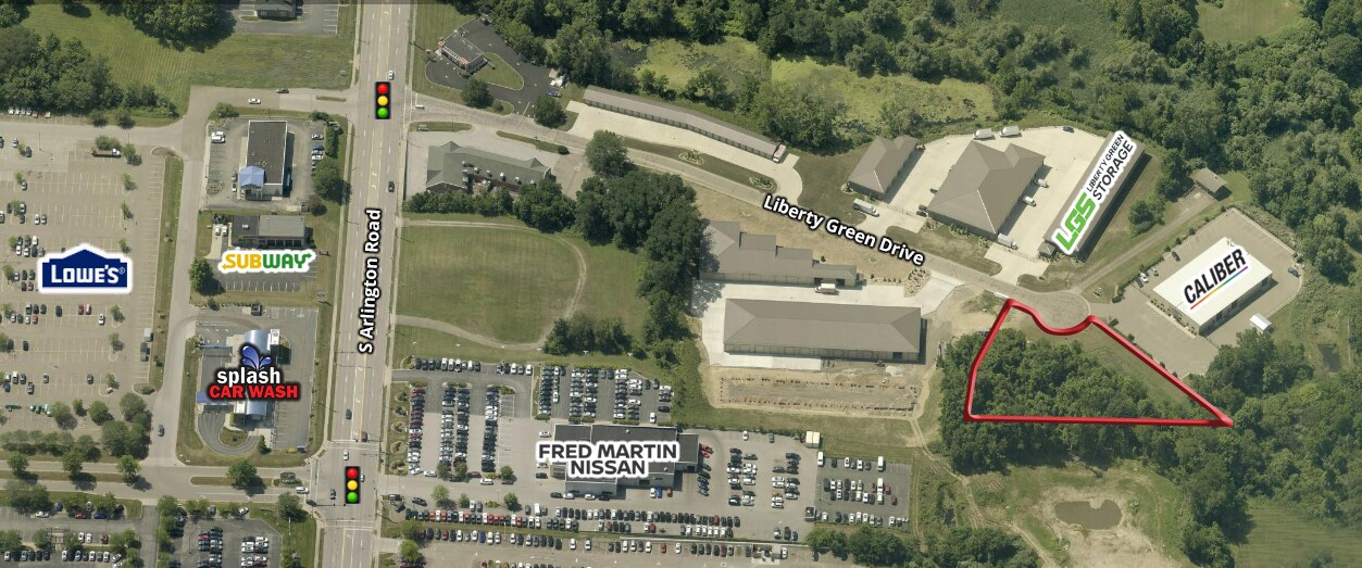 Liberty Green Drive, Akron, OH à vendre Photo principale- Image 1 de 4