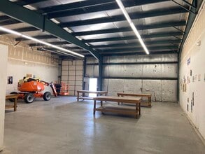 1805 Industrial Park Dr, Normal, IL for lease Interior Photo- Image 2 of 4