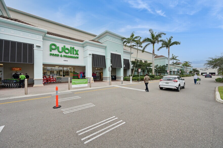12870 Trade Way Four, Bonita Springs, FL à louer - Photo principale - Image 1 de 17
