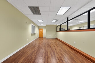 10475 Centurion Pky, Jacksonville, FL for lease Interior Photo- Image 2 of 14