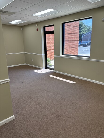 349 E Pulaski Hwy, Elkton, MD for lease - Interior Photo - Image 3 of 23