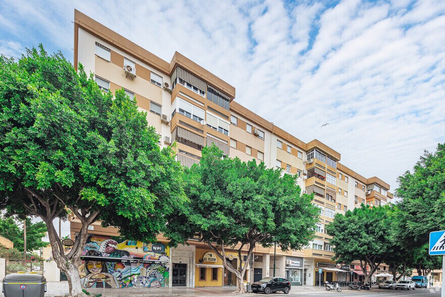 Immeuble residentiel dans Málaga, Málaga à vendre - Photo du bâtiment - Image 2 de 2