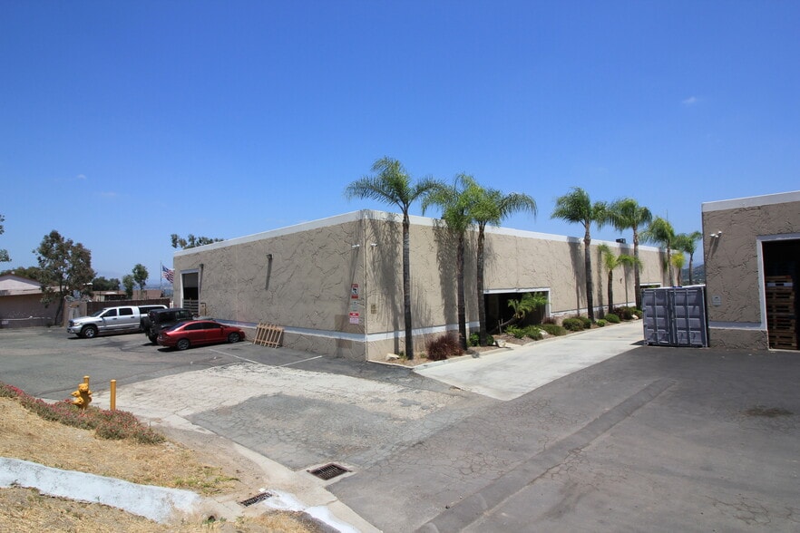 1440-1450 Hill St, El Cajon, CA à louer - Photo du bâtiment - Image 2 de 8