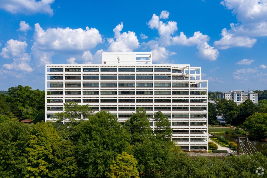 400 Perimeter Center Ter, Atlanta, GA for lease - Building Photo - Image 2 of 29