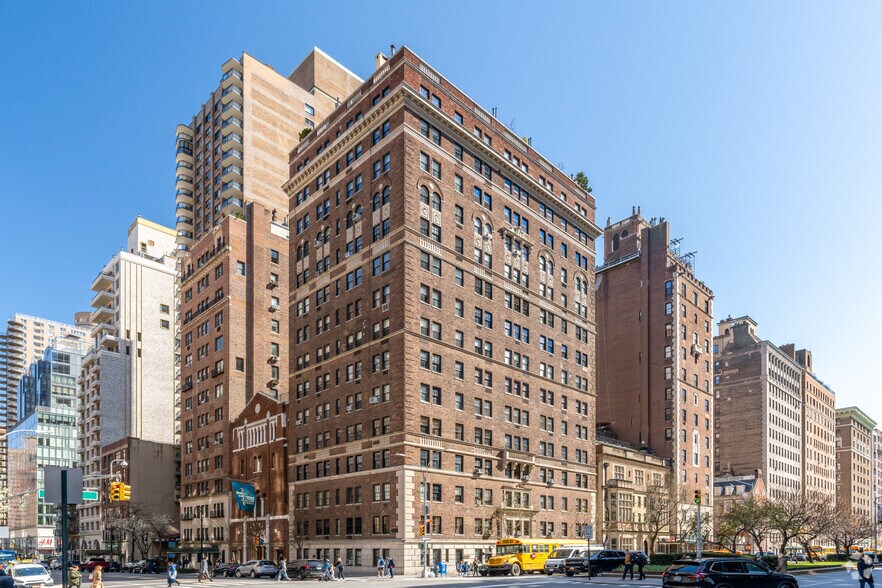 1035 Park Ave, New York, NY à louer - Photo du bâtiment - Image 3 de 8