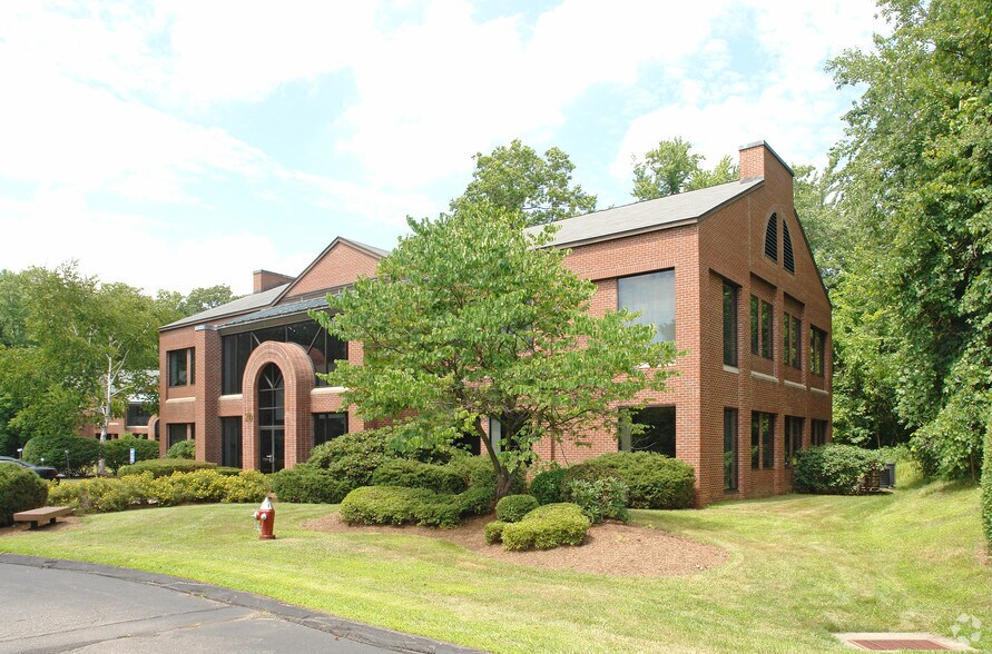 30 Stanford Dr, Farmington, CT à louer - Photo principale - Image 3 de 10