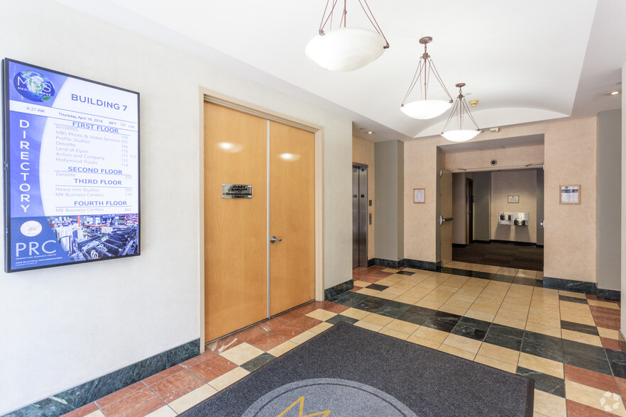 1600 Rosecrans Ave, Manhattan Beach, CA for lease - Lobby - Image 3 of 15