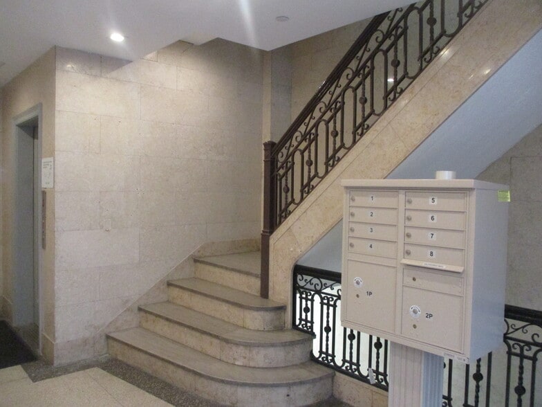 90-34 161st St, Jamaica, NY for lease - Lobby - Image 3 of 20
