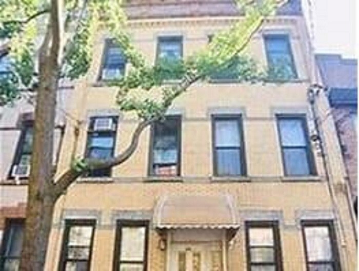 508 Onderdonk Ave, Ridgewood, NY à vendre Photo du bâtiment- Image 1 de 2