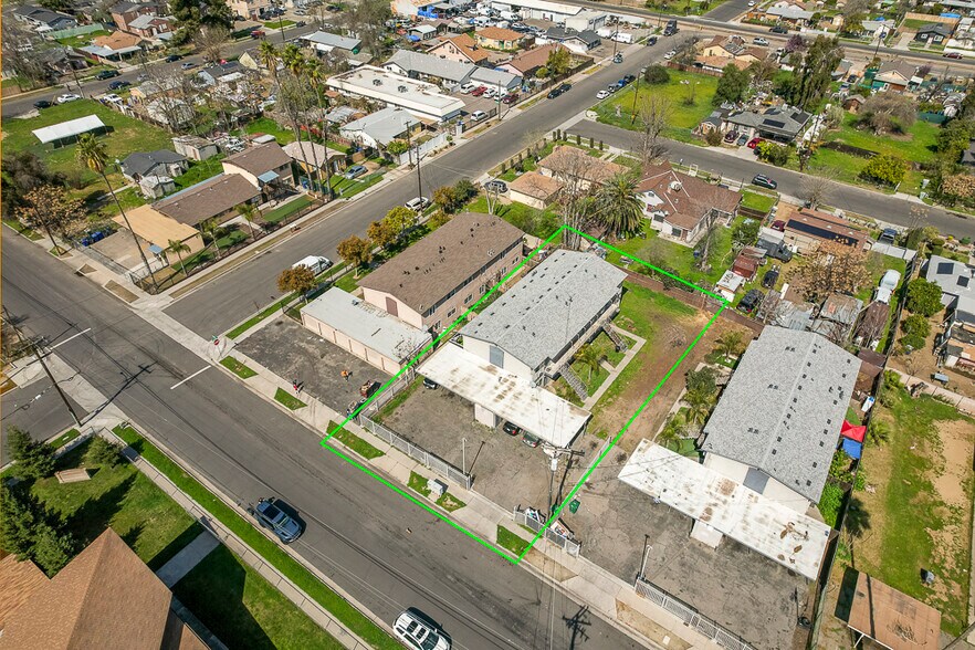 4421 E Hedges Ave, Fresno, CA à vendre - Photo du bâtiment - Image 2 de 13