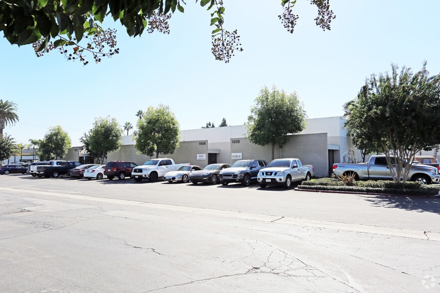 1402-1408 N Batavia St, Orange, CA for lease - Building Photo - Image 3 of 12
