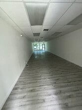 81 NE 3rd Ave, Deerfield Beach, FL for lease Interior Photo- Image 2 of 3