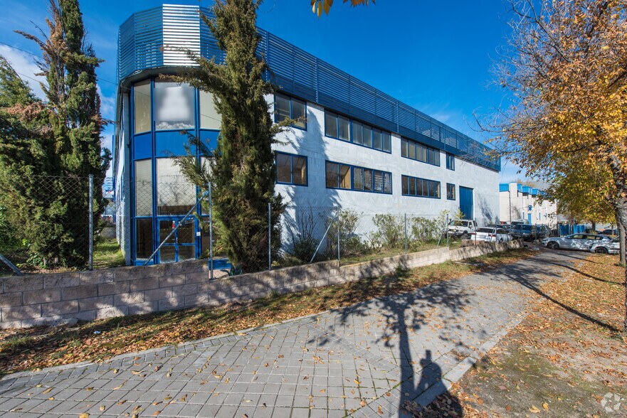 Bureau dans Tres Cantos, Madrid à vendre - Photo du bâtiment - Image 3 de 52