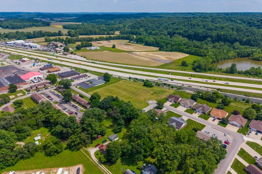 905 Plaza Dr, Martinsville, IN à vendre - Photo du bâtiment - Image 2 de 45