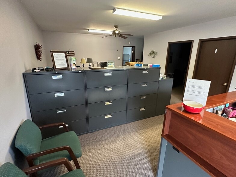 1000-1050 E Commercial Ave, Lowell, IN for lease - Interior Photo - Image 2 of 7