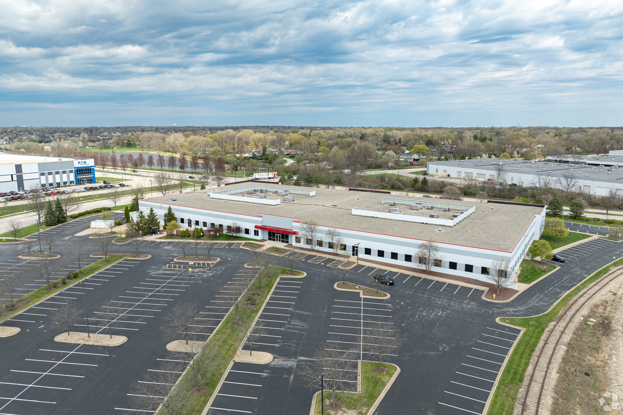 10100 Woodward Ave, Woodridge, IL à louer Photo principale- Image 1 de 11