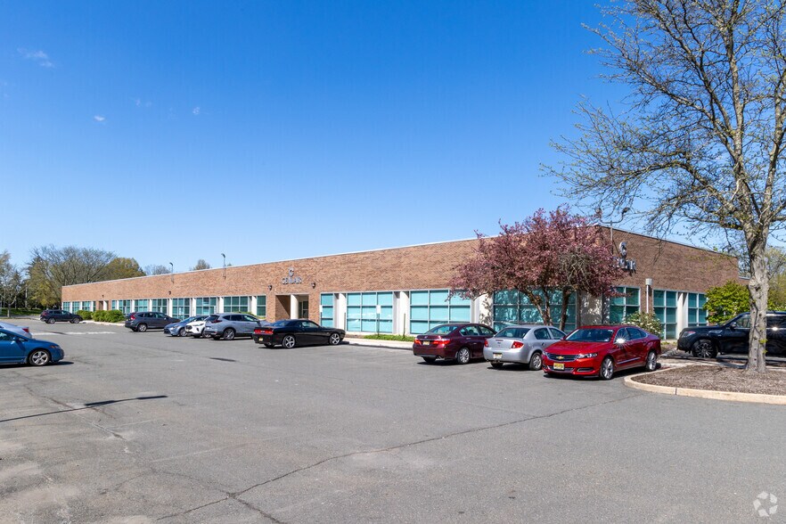 425 Phillips Blvd, Ewing, NJ à louer - Photo du bâtiment - Image 3 de 8