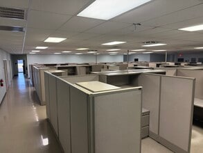 355 W Round Bunch Rd, Bridge City, TX for lease Interior Photo- Image 1 of 27