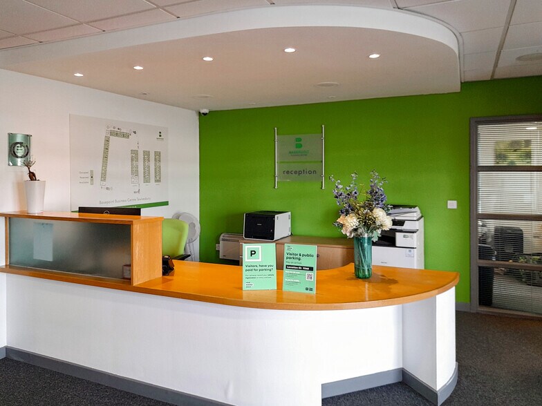 1-75 Oakfield Close, Tewkesbury for lease - Interior Photo - Image 2 of 10