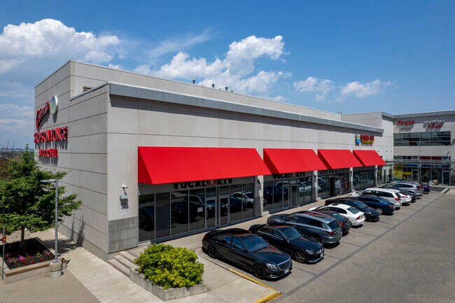 Plus de détails pour 7181 Yonge St, Markham, ON - Commerce de détail à vendre