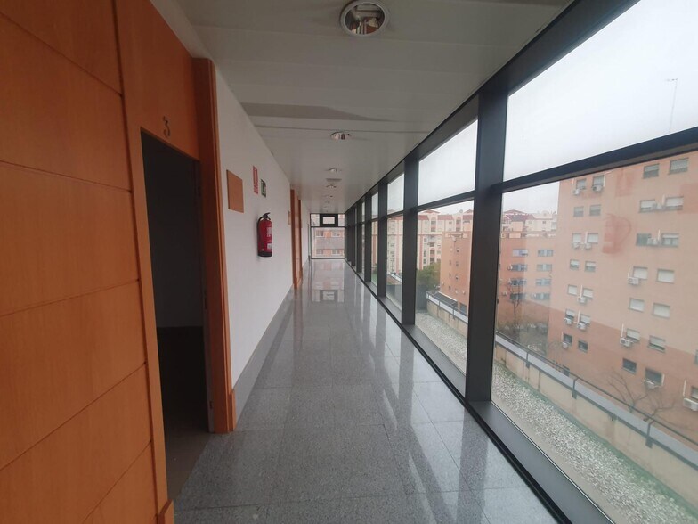 Bureau dans SEVILLA, Sevilla à vendre - Hall d’entrée - Image 2 de 12