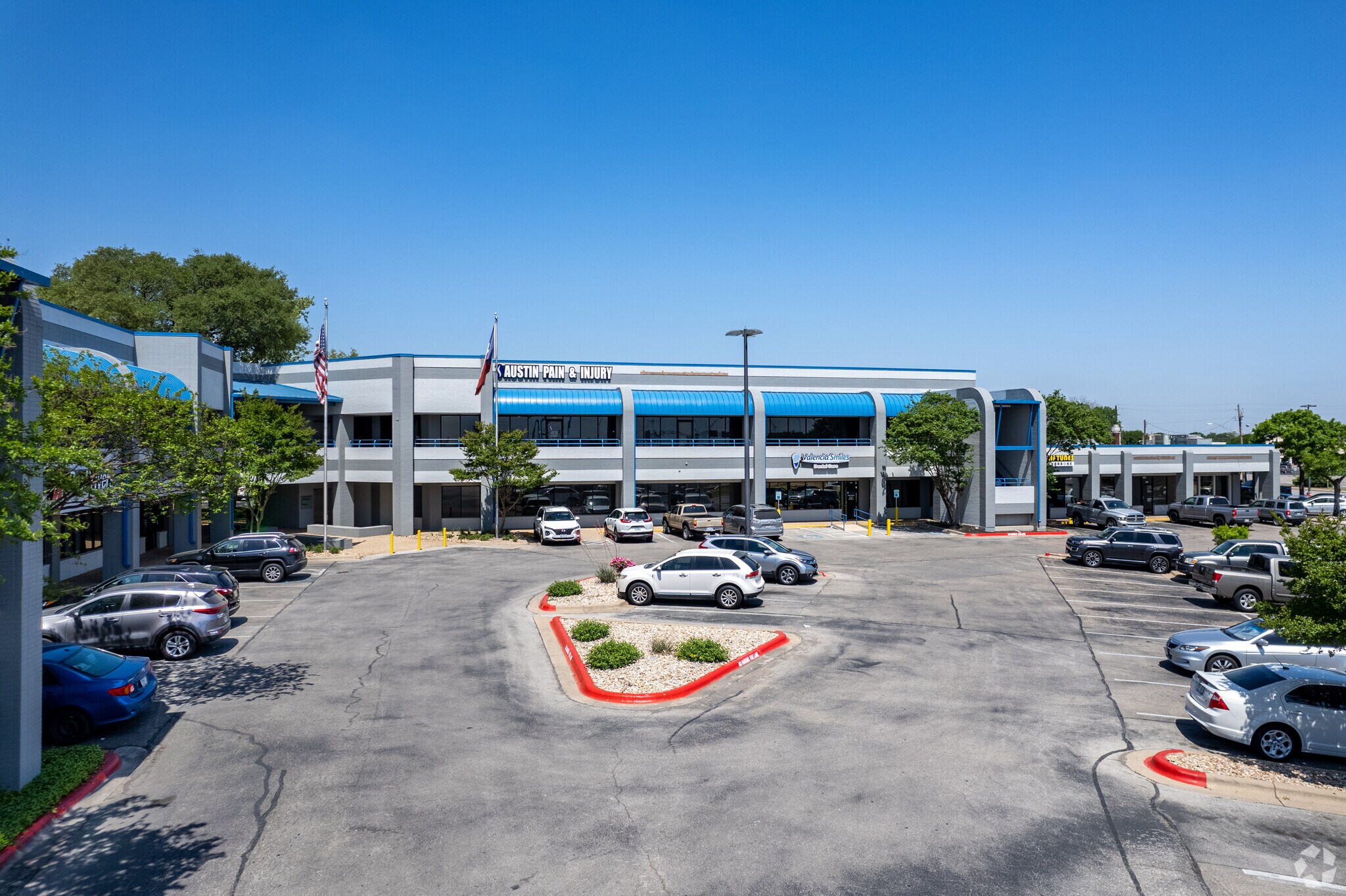 911 Anderson Ln W, Austin, TX à louer Photo du bâtiment- Image 1 de 8