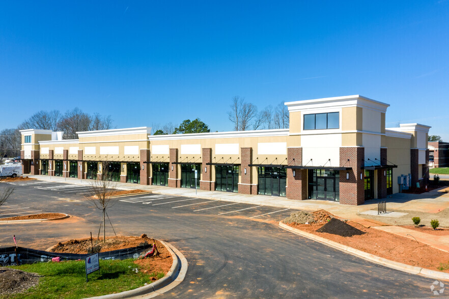 7610 E NC 150 Hwy, Sherrills Ford, NC for sale - Building Photo - Image 1 of 1