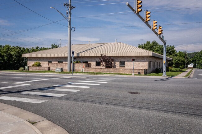 Plus de détails pour 530 Neff Ave, Harrisonburg, VA - Bureau à vendre