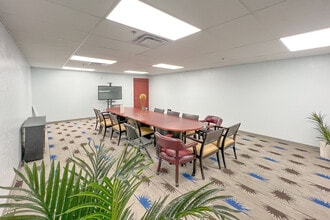 3131 N MacArthur Blvd, Bethany, OK for lease Interior Photo- Image 2 of 11