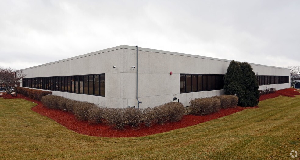 2345 Pembroke Ave, Hoffman Estates, IL à louer - Photo du bâtiment - Image 2 de 4
