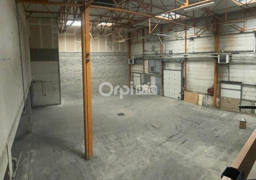 Industrial in Genlis for sale - Interior Photo - Image 1 of 7