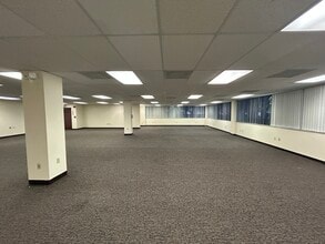 300 Lock Rd, Deerfield Beach, FL for lease Interior Photo- Image 1 of 4