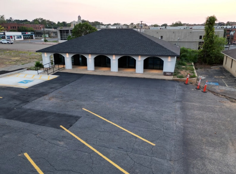 323 S Fannin Ave, Tyler, TX for lease - Building Photo - Image 2 of 9