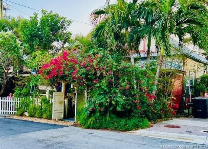 3220 and 3224 NE Maple Ave, Jensen Beach, FL à vendre - Photo du bâtiment - Image 2 de 16