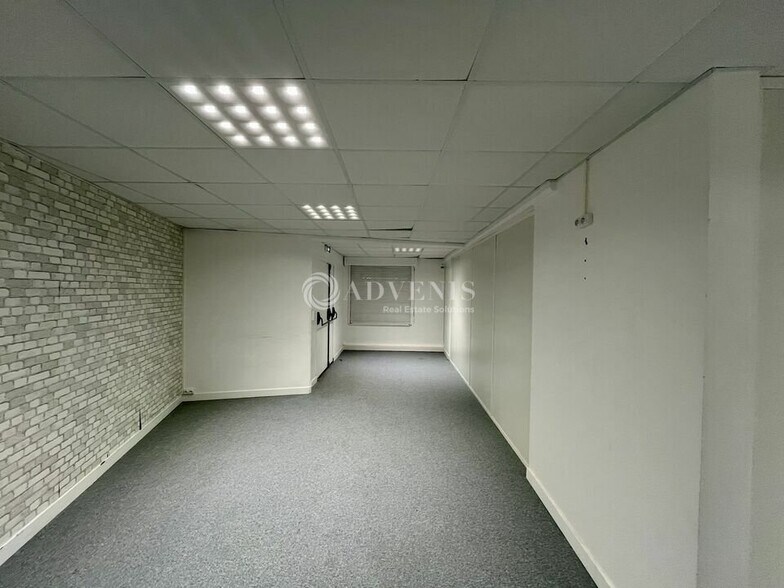 Office in Cergy for lease - Interior Photo - Image 3 of 12