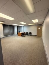 2600 Philmont Ave, Huntingdon Valley, PA à louer Photo intérieure- Image 2 de 3