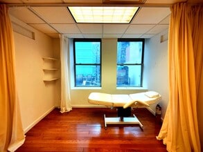 315 Fifth Ave, New York, NY for lease Interior Photo- Image 1 of 6