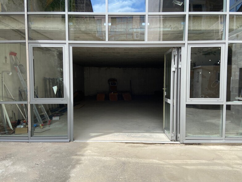 Flex dans Lyon à louer - Photo du bâtiment - Image 1 de 5