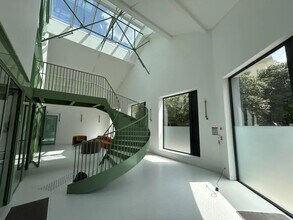 6 Passage Eugène Barbier, Courbevoie for lease Interior Photo- Image 2 of 9