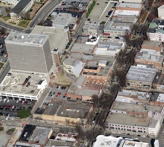 120 N Laurens St, Greenville, SC à louer - Aérien - Image 2 de 24