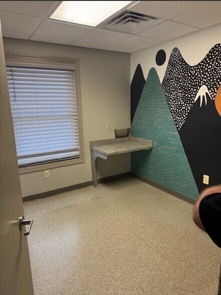 16 Physician Dr, Clyde, NC à vendre - Photo du bâtiment - Image 2 de 13