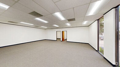 5555 N Lamar Blvd, Austin, TX à louer Numérisation 3D de Matterport- Image 1 de 17