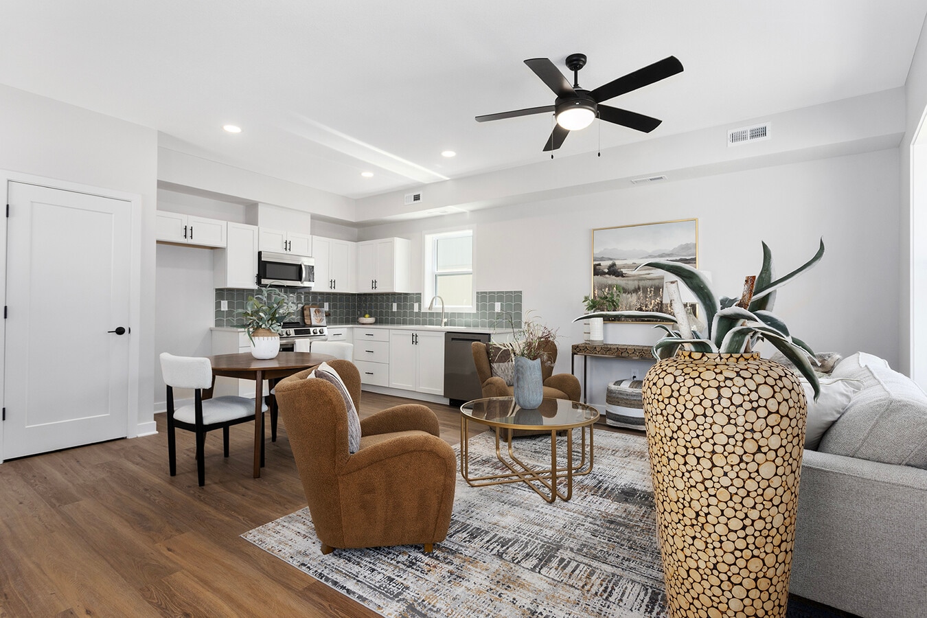 4523 Forest Ave, Kansas City, MO 64110 - Unit A -  - Interior Photo - Image 1 of 16