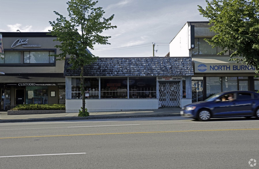 4611 Hastings St, Burnaby, BC à vendre - Photo du bâtiment - Image 2 de 4