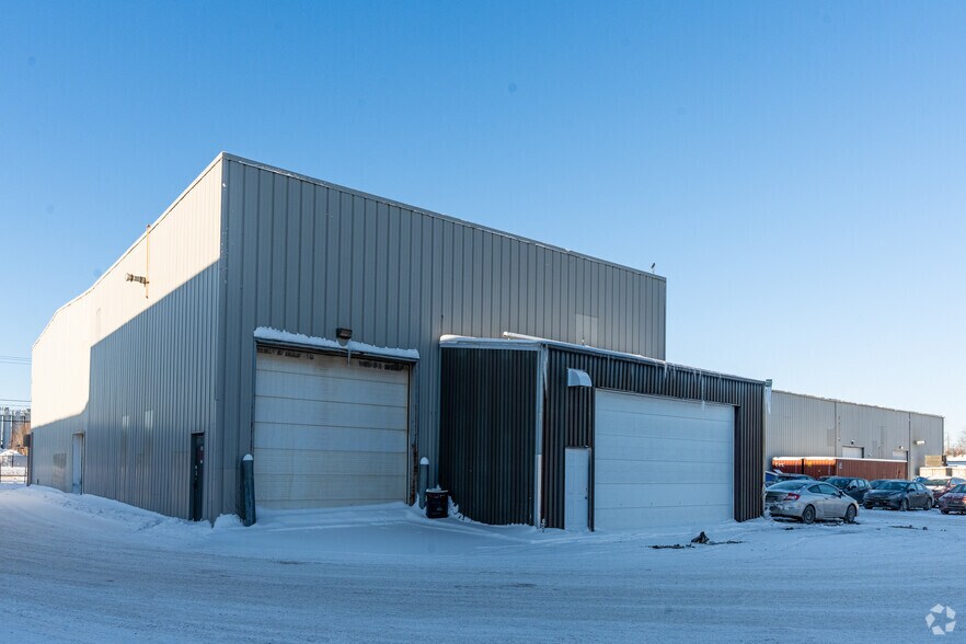 731-751 Rue De Saint-Romuald, Lévis, QC à vendre - Photo du bâtiment - Image 3 de 4