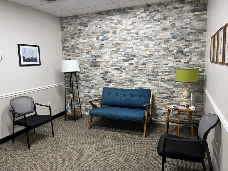 1091 Pemberton Hill Rd, Apex, NC à louer - Hall d’entrée - Image 2 de 17