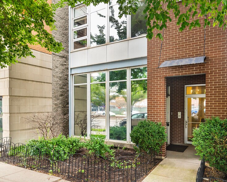 2716 N Ashland Ave, Chicago, IL à vendre - Photo du bâtiment - Image 1 de 12
