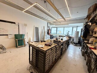 Plus de détails pour Local d'activités à louer