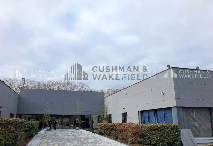 Bureau dans Illkirch-Graffenstaden à louer - Photo du bâtiment - Image 2 de 13